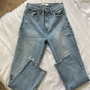 Abercrombie & Fitch Ultra High Rise Ankle Straight